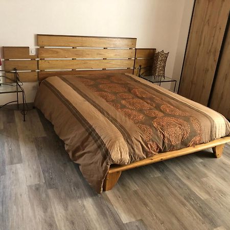 Chambre Familiale Chez L Habitant ロリオル・シュル・ドローム エクステリア 写真